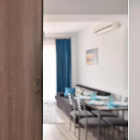 Blue Holiday Apartament شقة *